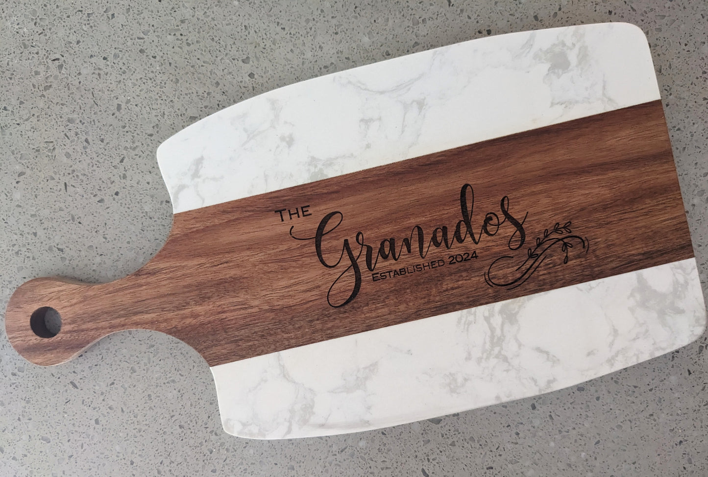 Custom Marble & Acacia Wood Cutting Board – Personalized Gift